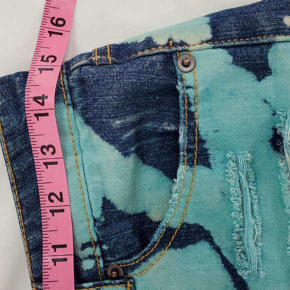 Uniq distressed tie dye jean cut-off shorts - Picture 5 of 12
